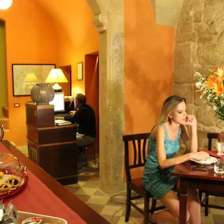 Residenza Pizziniaco Oda ve Kahvaltı 4*