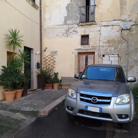 Residenza Pizziniaco Bed & Breakfast *