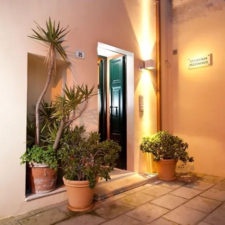Bed & Breakfast Residenza Pizziniaco 4*