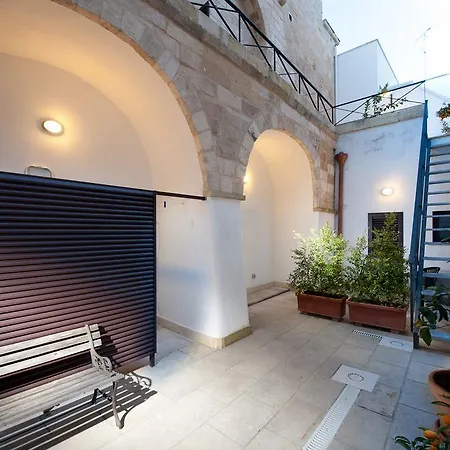 Residenza Pizziniaco Bed & Breakfast *
