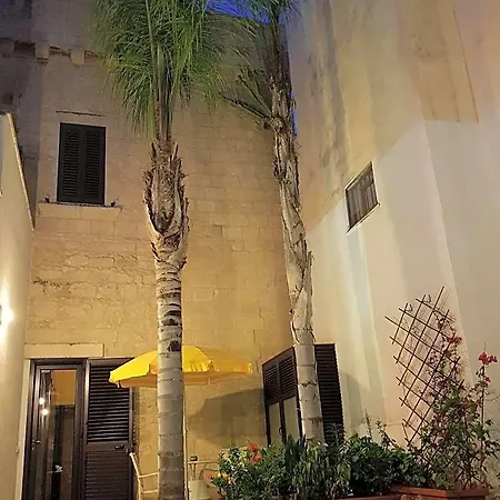 Residenza Pizziniaco Nocleg ze śniadaniem 4*