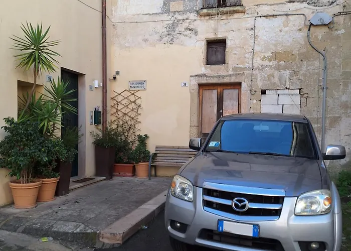 Residenza Pizziniaco 住宿加早餐酒店 4*